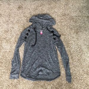 Long sleeve shirt with a hood and strings